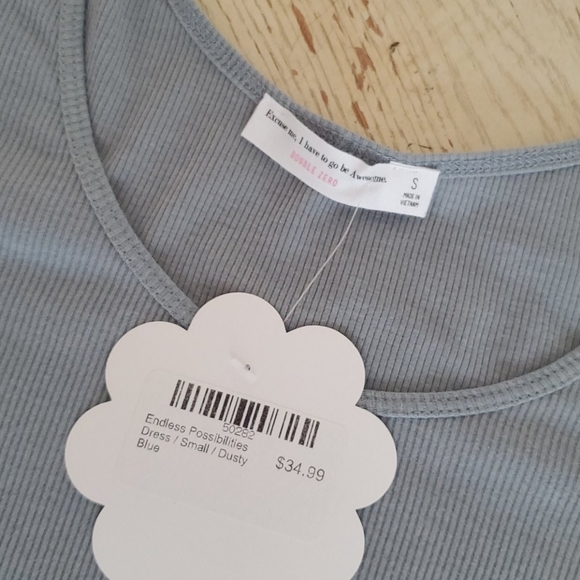 ποΈ Hope's long sleeve Fitted blue dress - Picture 2 of 5